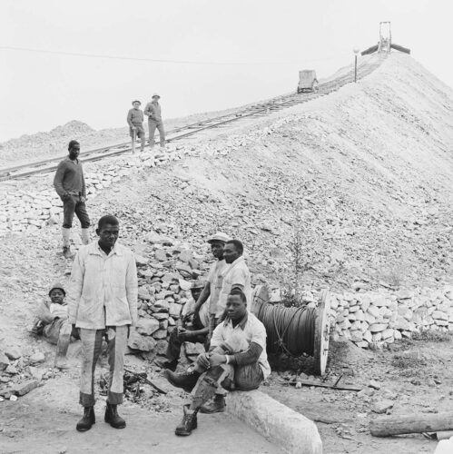 David Goldblatt, Gang on surface work, Rustenberg Platinum Mine, Rustenburg, North-West Province, 1971 © The David Goldblatt Legacy Trust