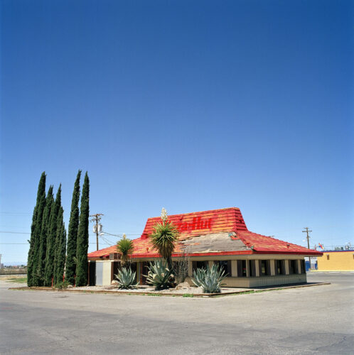 Pizza Hut (abandoned) – U.S. Route 70 | Alamogordo, New Mexico, USA, 2010 © Robert Harding Pittman