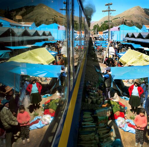 Tren de Cuzco a Puno, Perú © Carma Casulá