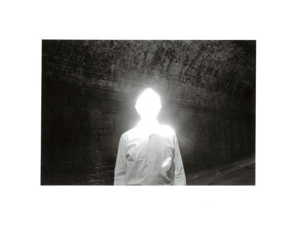El hombre iluminado. 1968. © Duane Michals Inc. / cortesía de Admira Milano