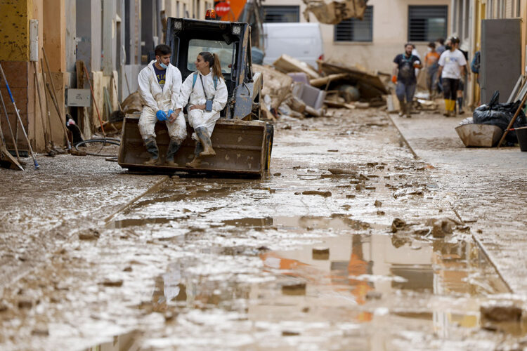 Valencia afronta el fin de semana con el reto de avanzar en la recuperación de la zona cero de la dana