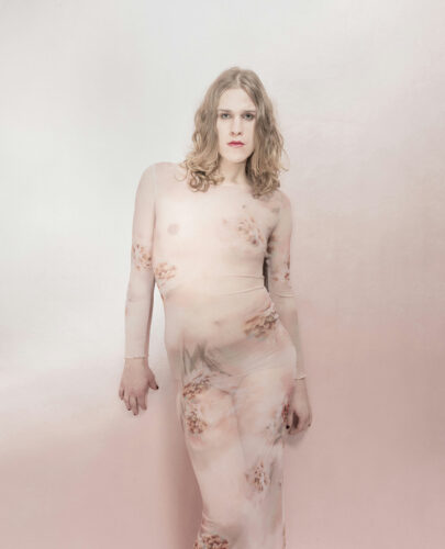 Esperanza Merino. De la serie CRISÁLIDAS en el jardín de flores curiosas. © ESPERANZA MERINO