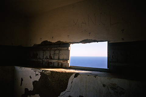 Rosell Meseguer. Bacterias y cenizas. ©Rosell Meseguer