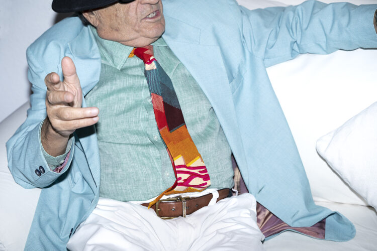 Manuela Lorente. Él pone la música, nosotros bailamos, 4, 2021. © Manuela Lorente