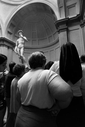 Benito Román. Galería Academia de Florencia, Italia, 1979. ©Benito Román