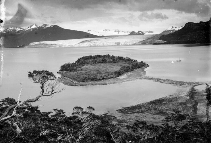 Alberto María de Agostini. Glaciar Marinelli, febrero 1914 © Alberto María de Agostini. Museo Salesiano Maggiorino Borgatello