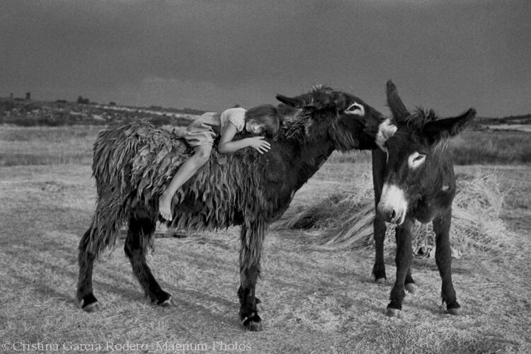 Cristina García Rodero. Septiembre. Escober, 1988 © Cristina García Rodero