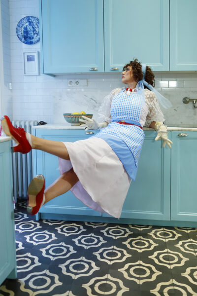 Oscar Rivilla. Cocina de la serie Zapatos Rojos ©Oscar Rivilla